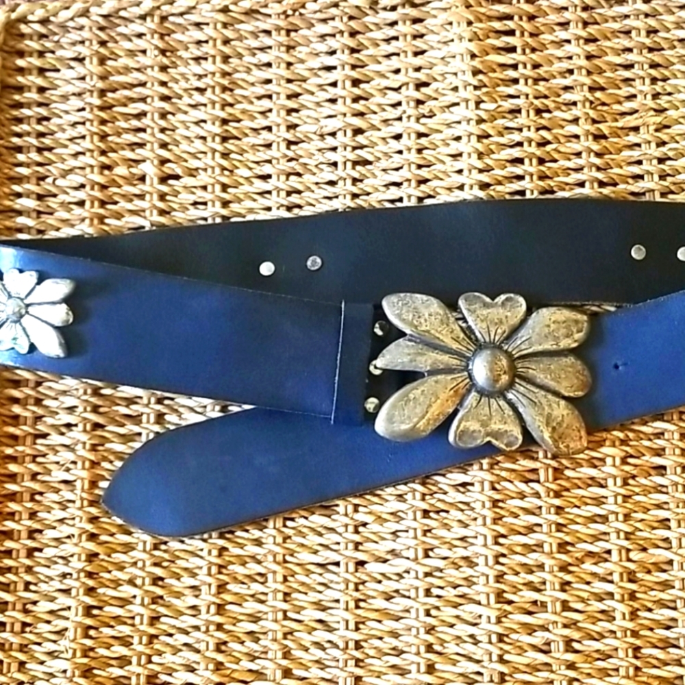 Silver flower genuine leather belt